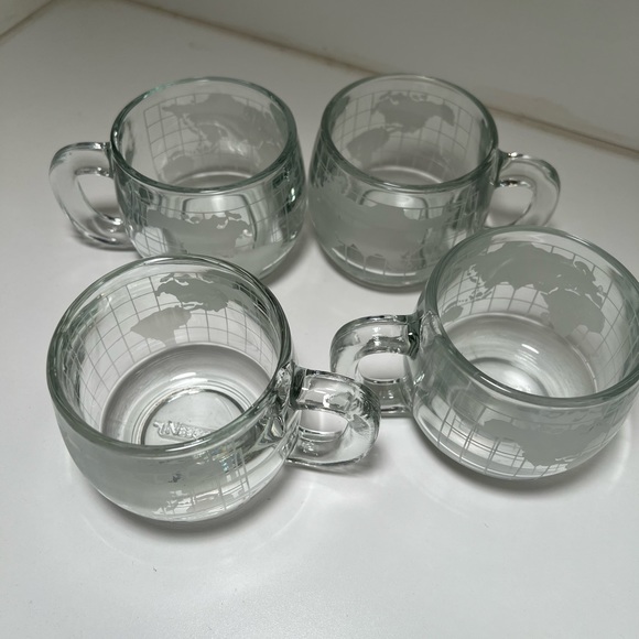 Vintage glass coffee mugs with etched world map. Set of 4 - Picture 3 of 6